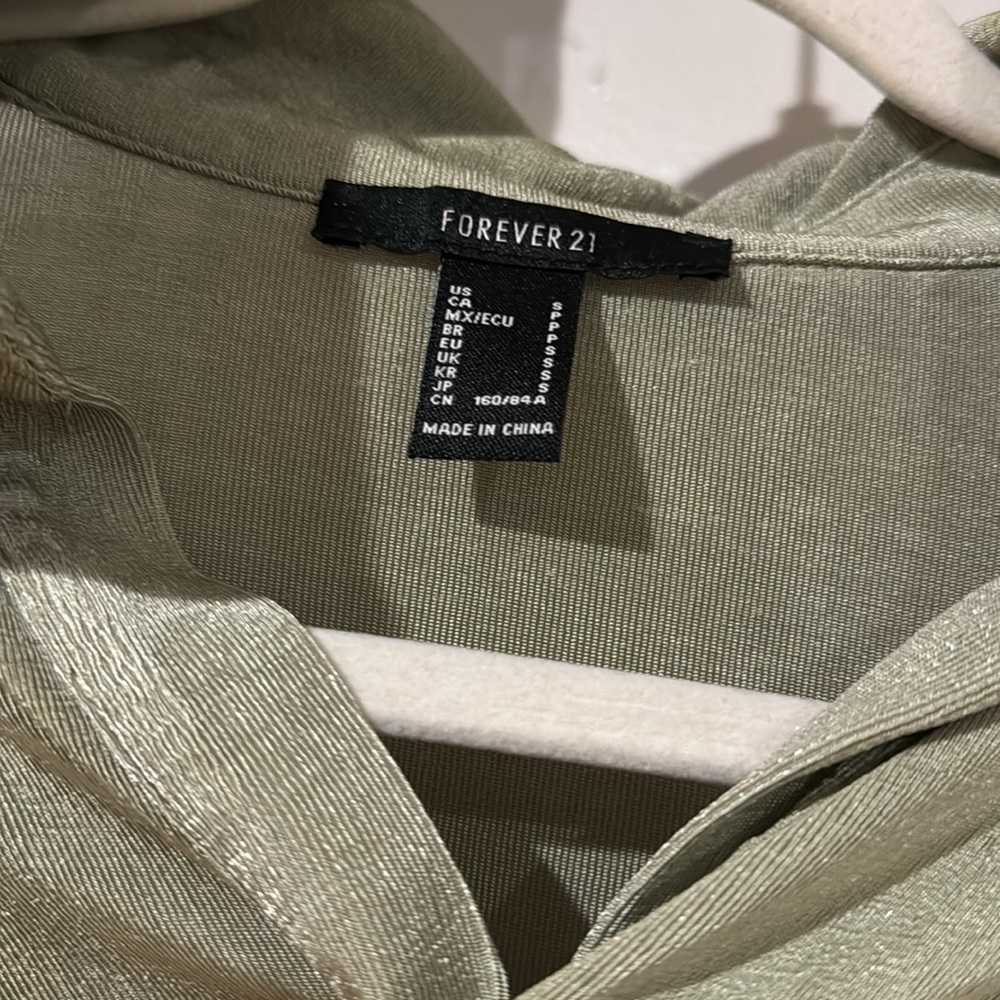 Forever 21 - Picture 2 of 7